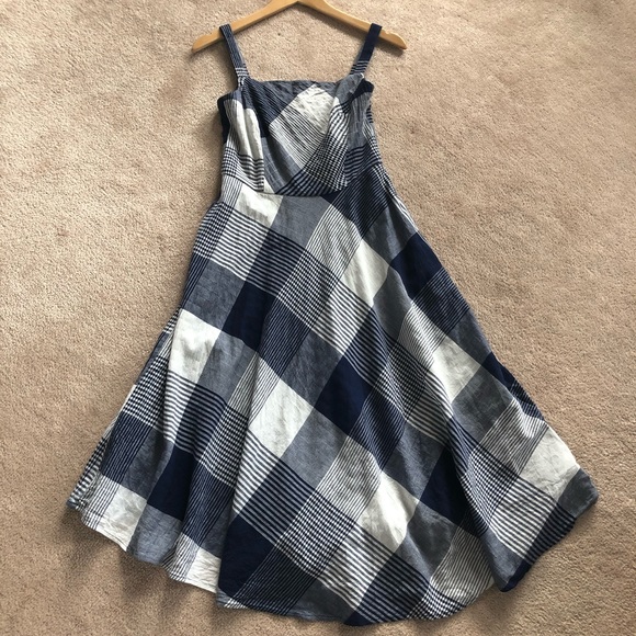 Just Taylor Navy Dress - Picture 2 of 8